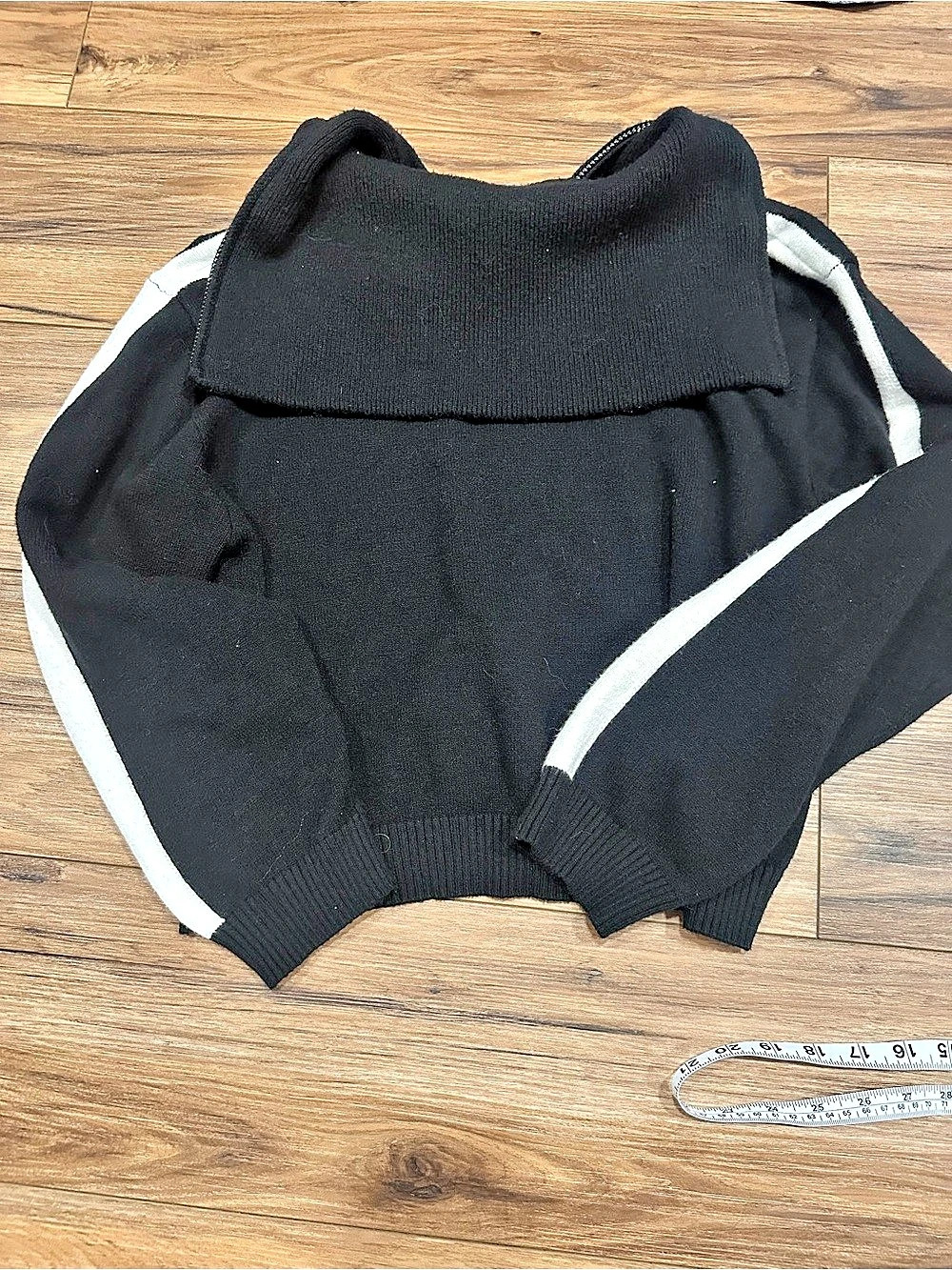 Color Block Sweater Black & White Size M